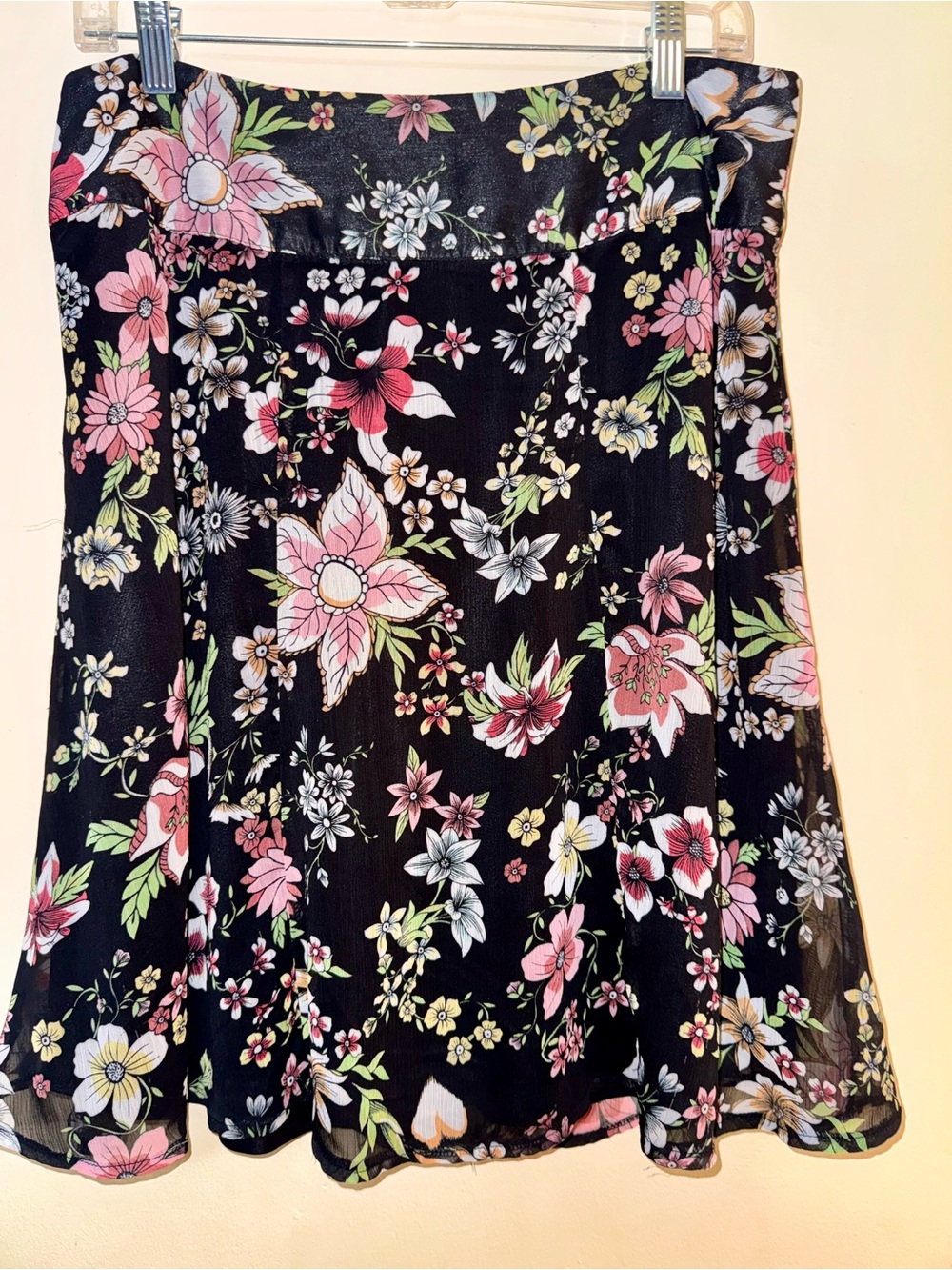 Reitmans Y2K Black Floral A-Line Skirt with Pink & Green Accents Size 9